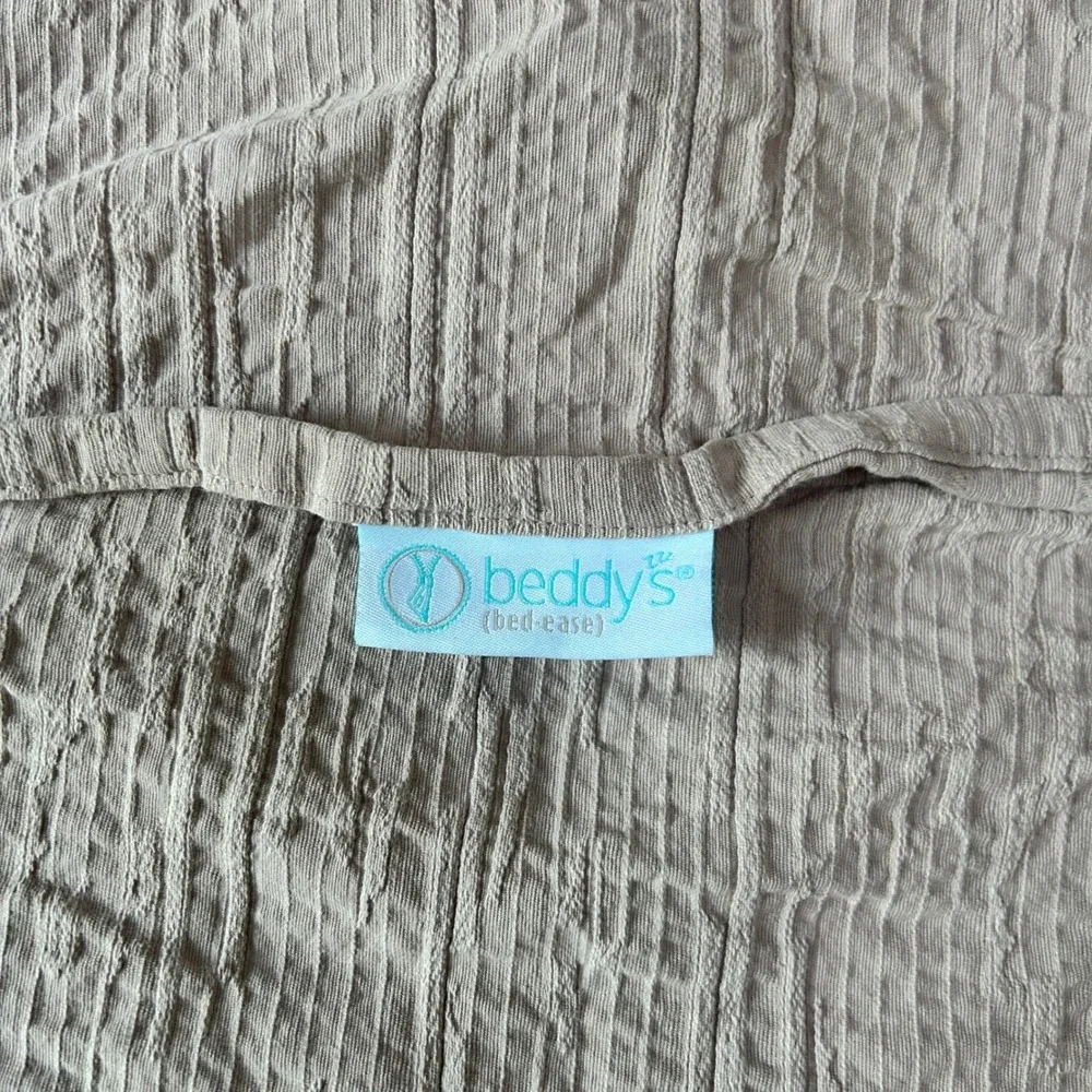 Beddy's Bed Ease Textured Pillow Sham Quilted Standard Size Neutral Taupe EUC